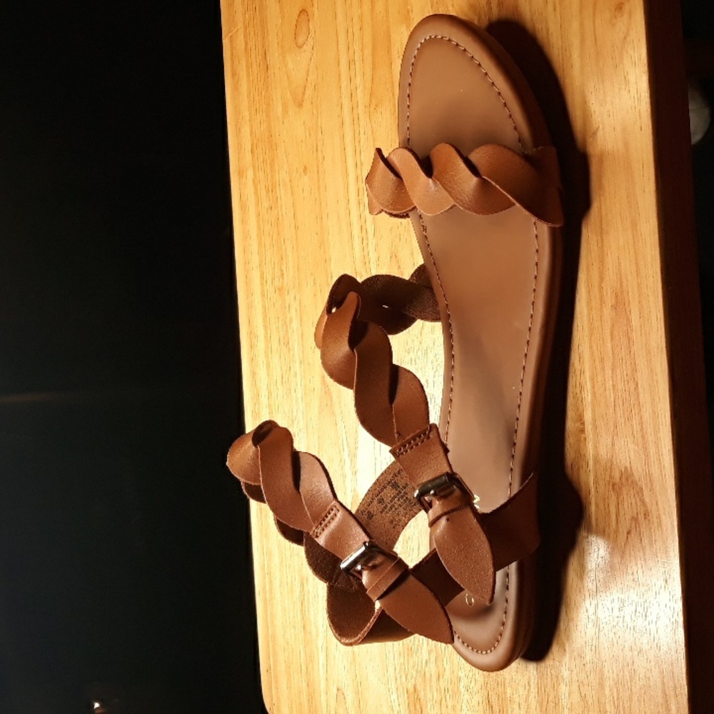 Covington brown braid strappy flat womens sandals size 8 new without tags